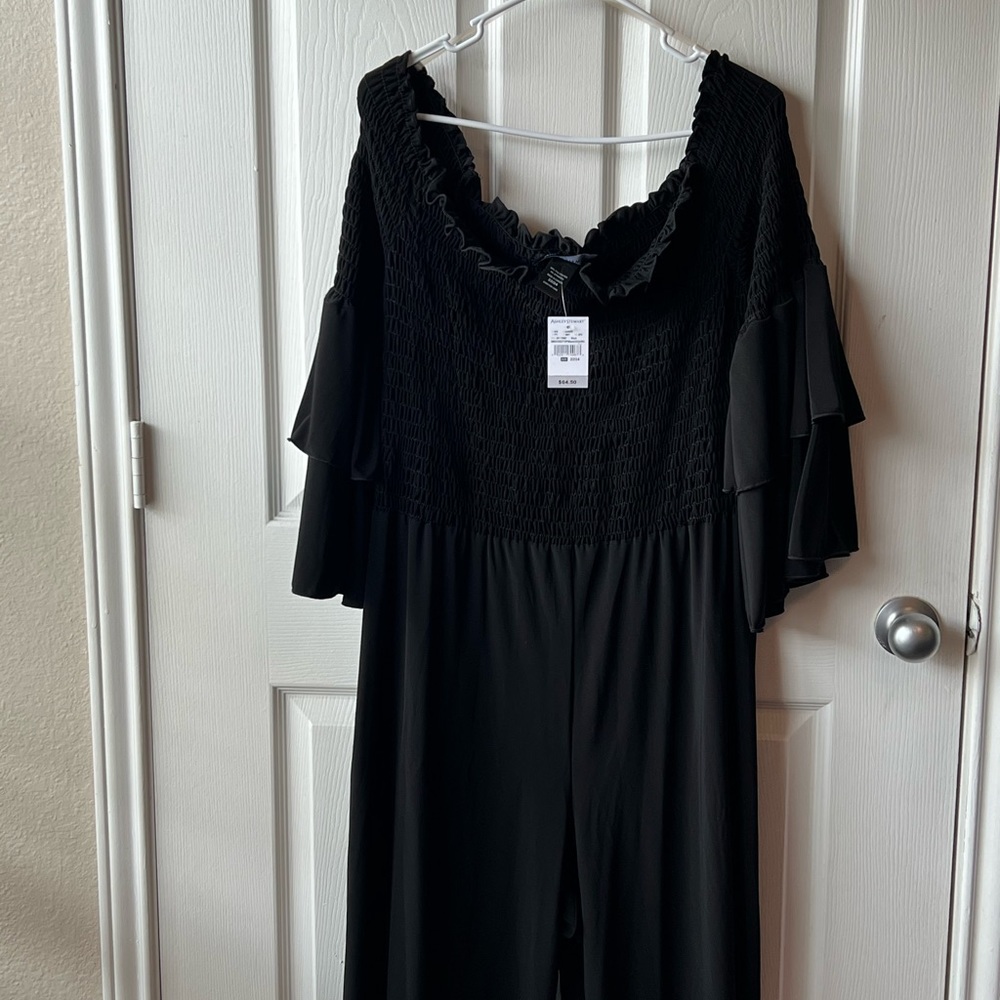 Women black off shoulder jumpsuit size 22/24